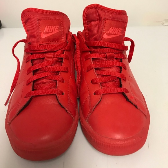 Sneakers - Picture 1 of 2